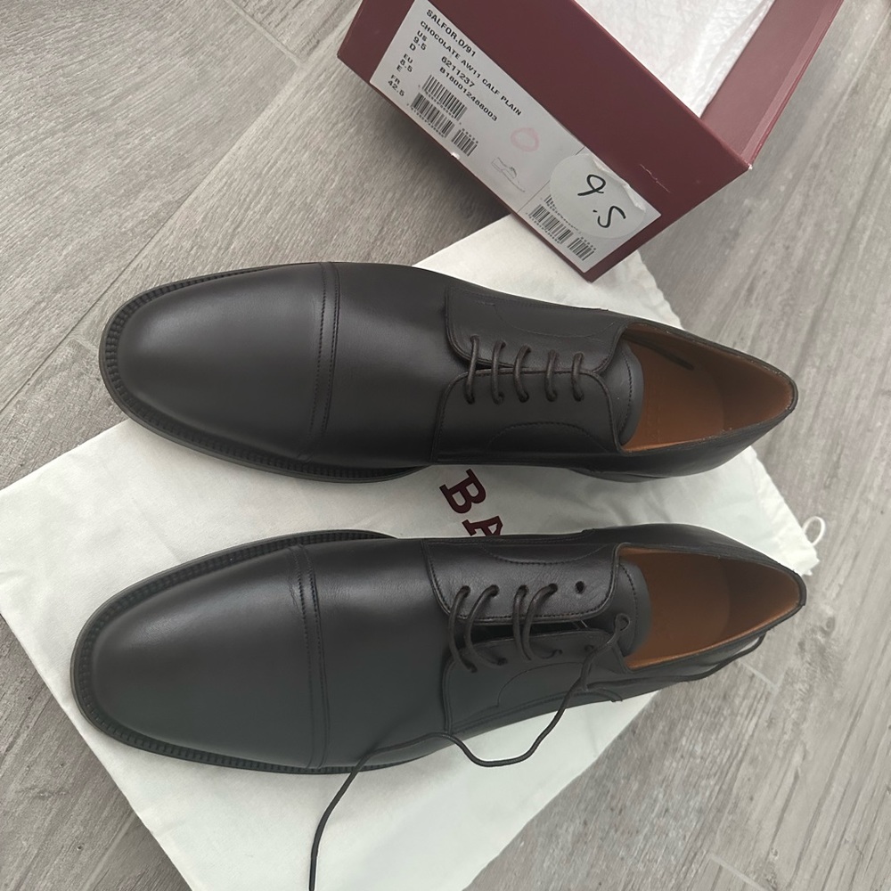 ❤️sold❤️ Bally leather men Shoes side 9.5/  NWB